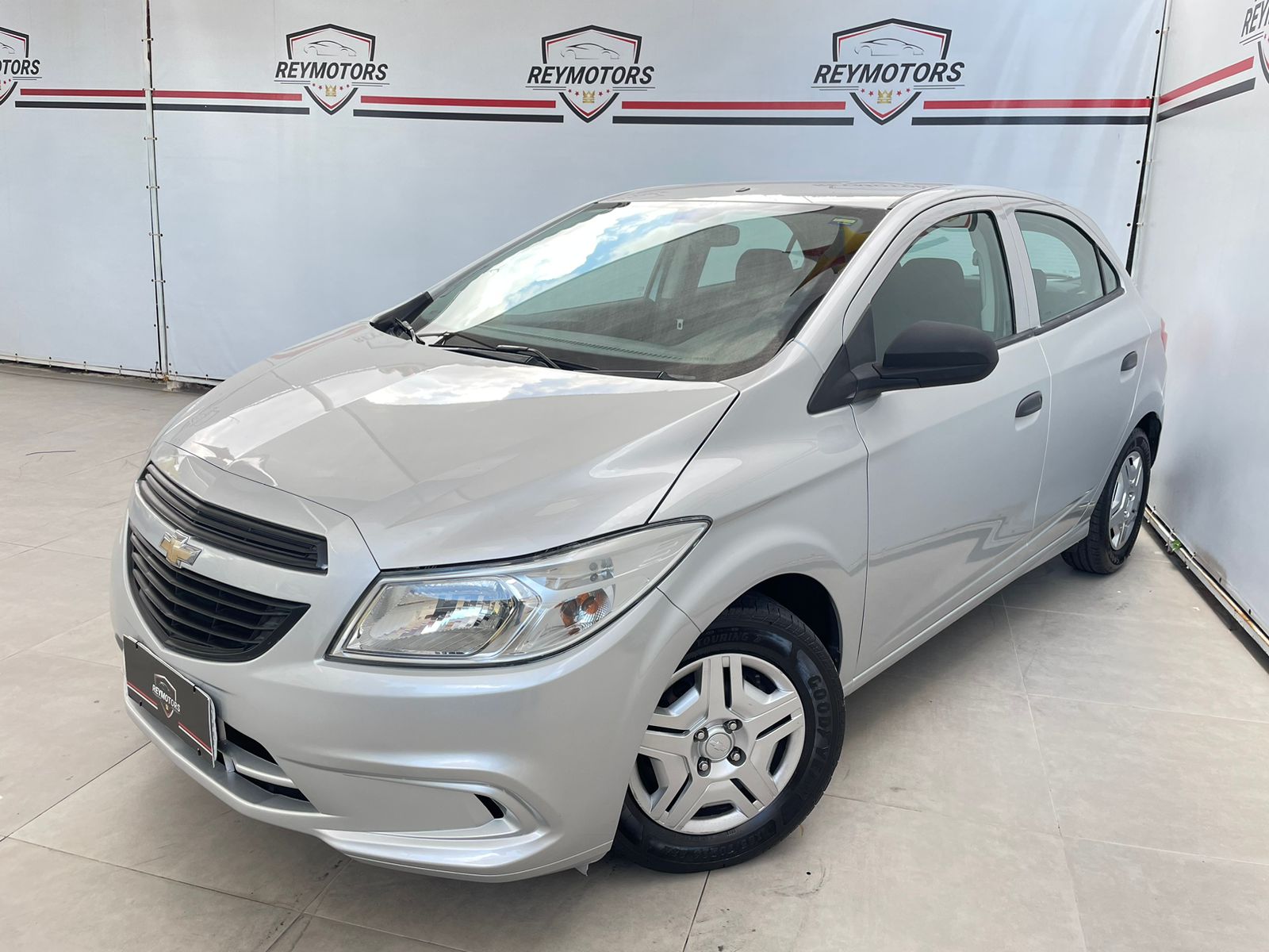 ONIX  1.0 MPFI JOY 8V FLEX 4P MANUAL 2018 (Chevrolet)