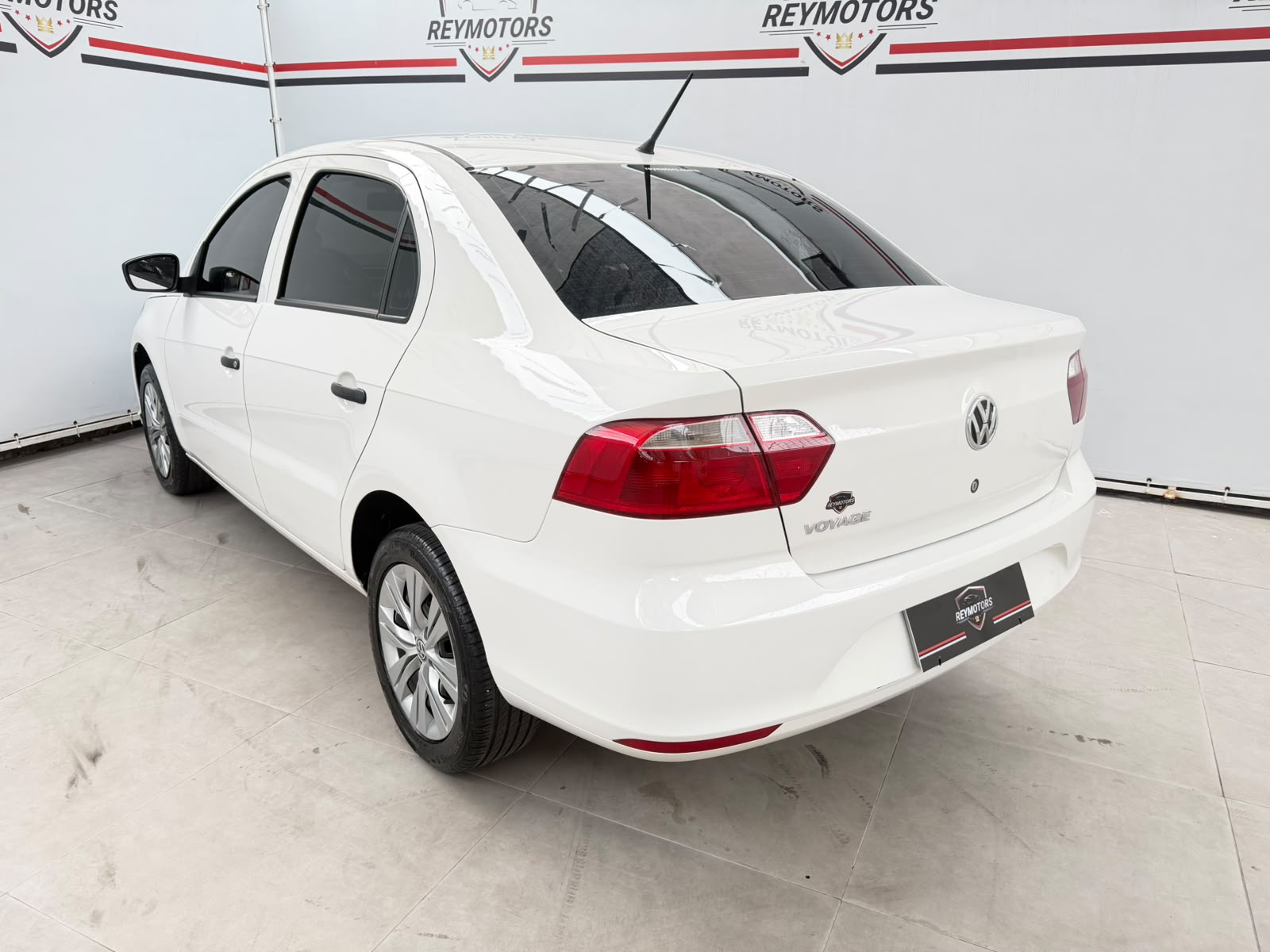 VOYAGE 1.0 MPI 12V 4P TOTAL FLEX MANUAL 2023 (VOLKSWAGEN)