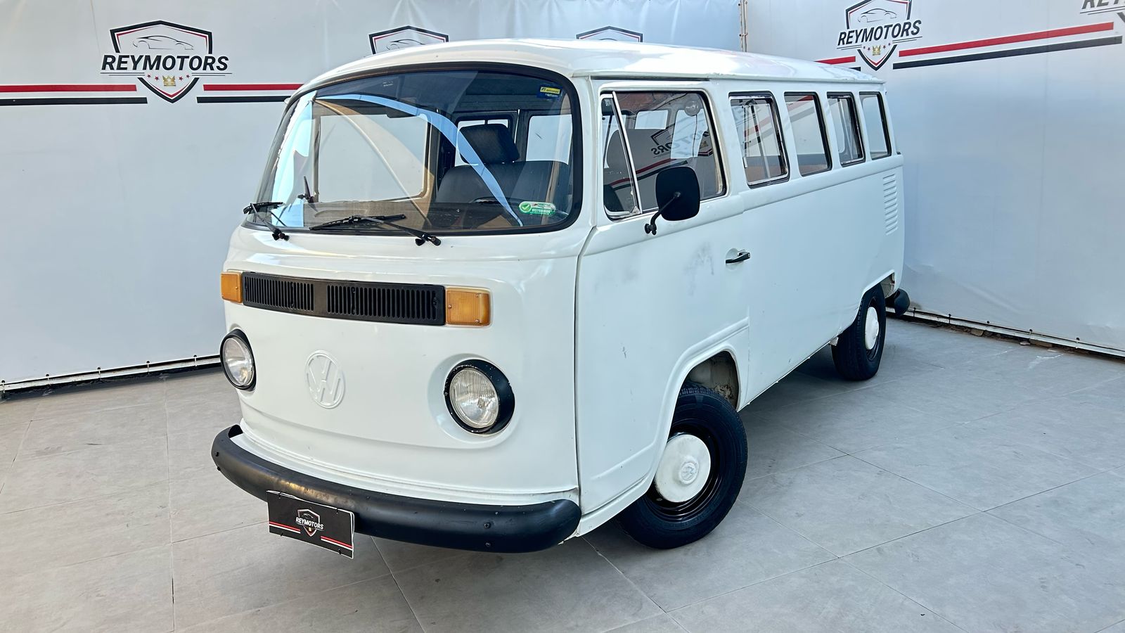 VOLKSWAGEN KOMBI 1.6 MI STD 8V GASOLINA 3P MANUAL