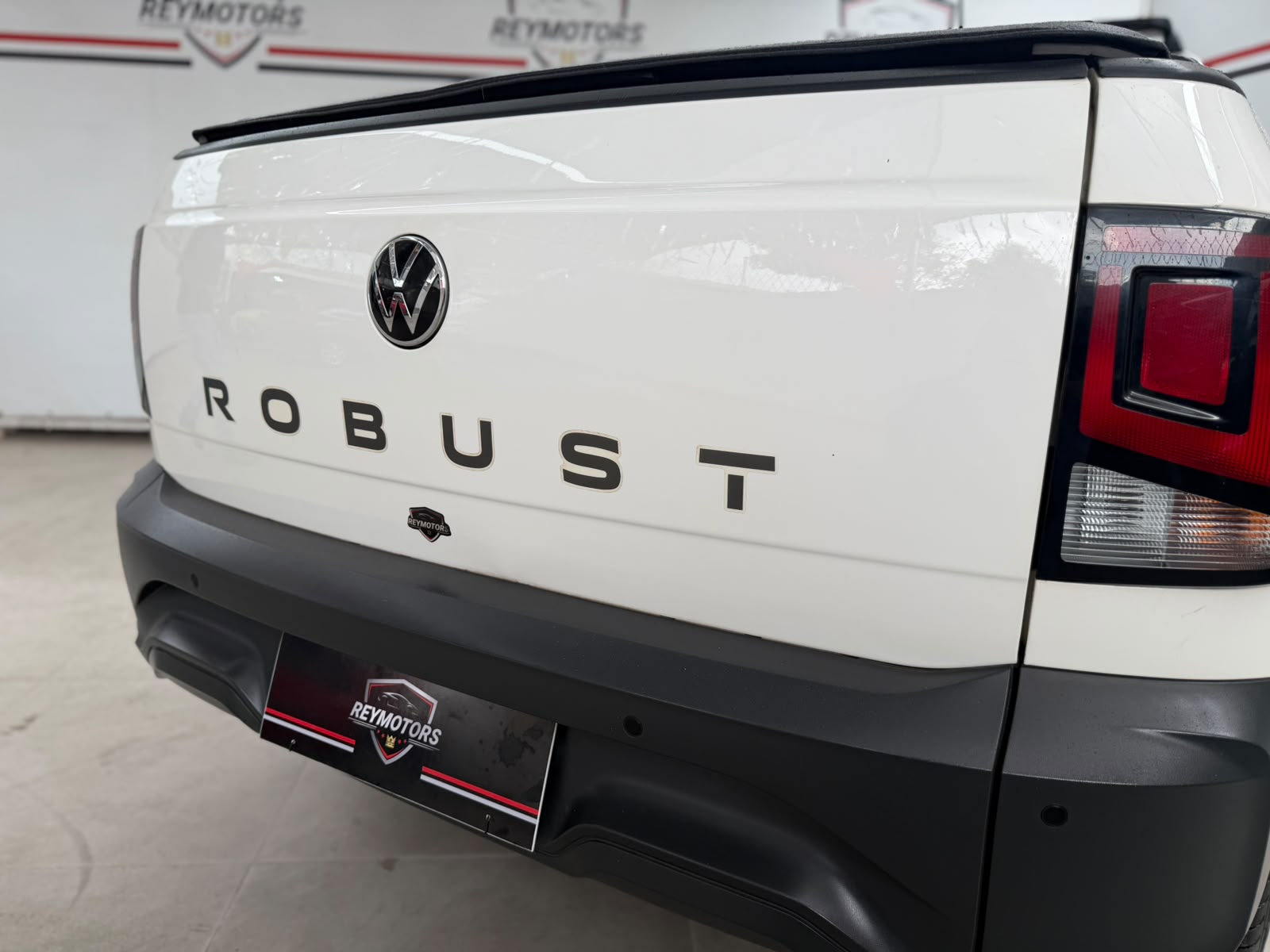 SAVEIRO ROBUST 1.6 CS 16V 2P FLEX MANUAL 2024 (VOLKSWAGEN)