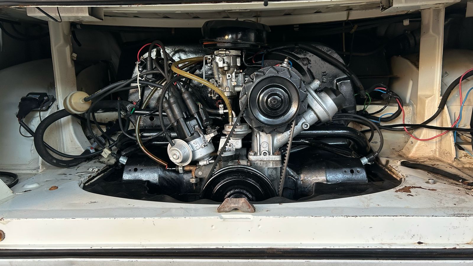 VOLKSWAGEN KOMBI 1.6 MI STD 8V GASOLINA 3P MANUAL