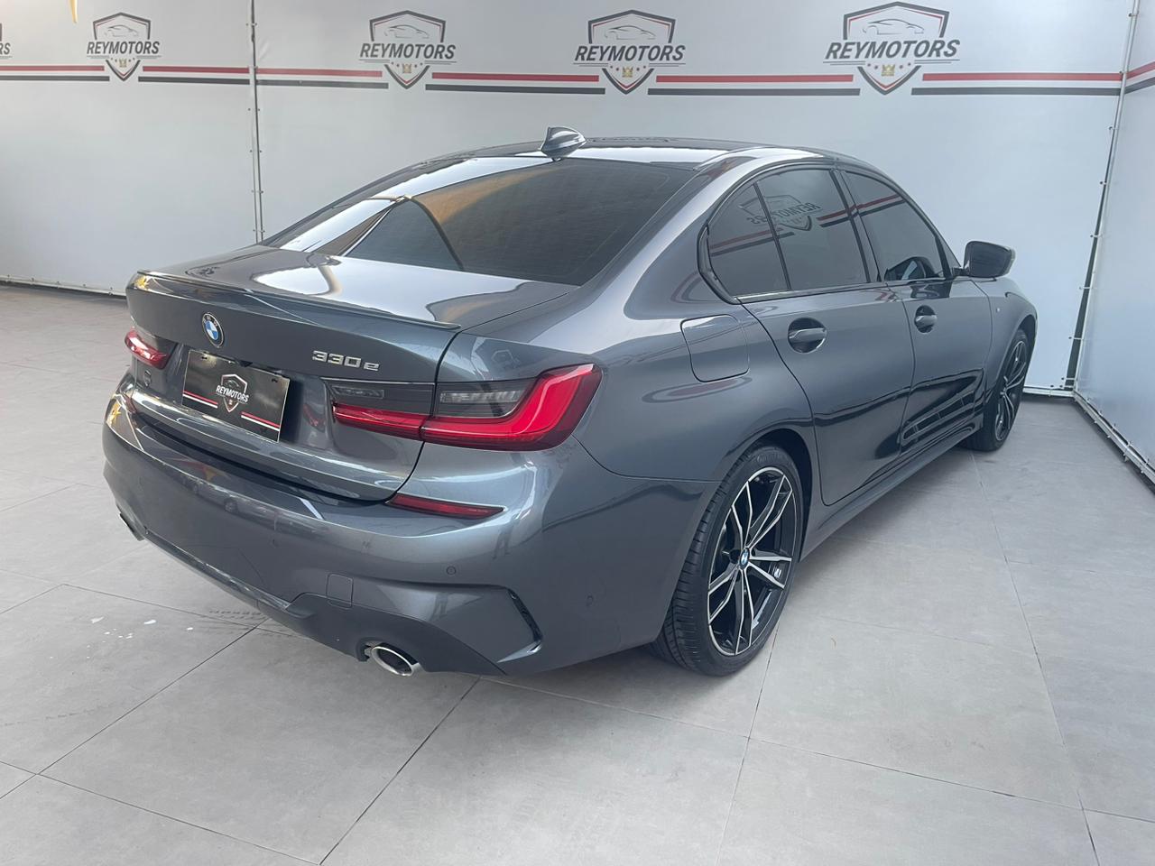 330E  2.0 16V TURBO HÍBRIDO M SPORT AUTOMÁTICO 2022 (BMW)