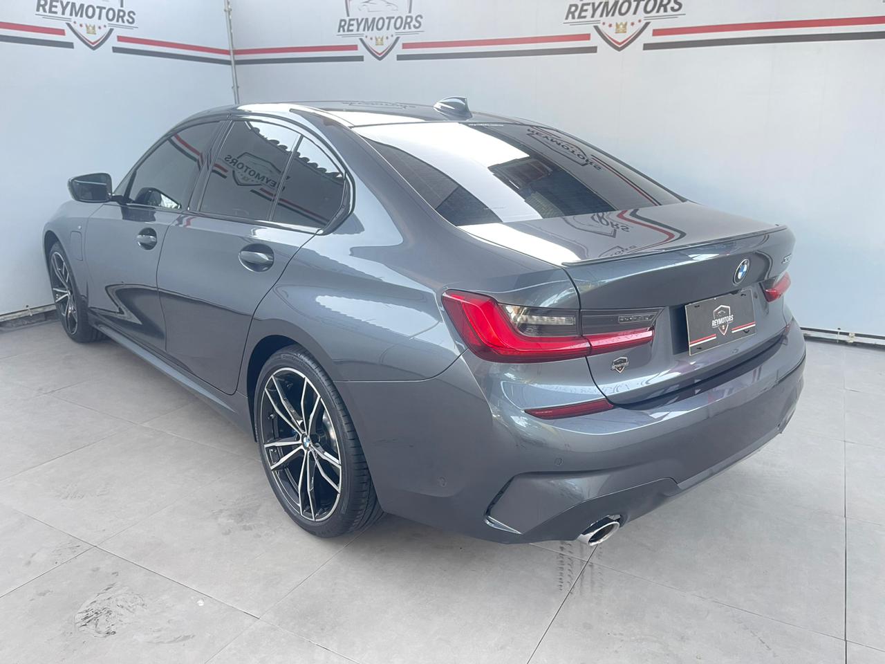 330E  2.0 16V TURBO HÍBRIDO M SPORT AUTOMÁTICO 2022 (BMW)